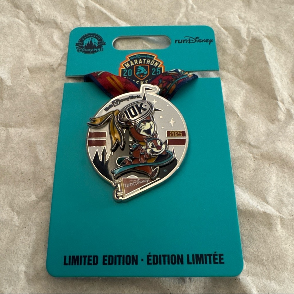 2025 Walt Disney World RunDisney Marathon Weekend Chip & Dale 10K Medal NEW